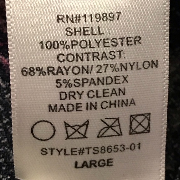 Gorgeous Floral and Black Raglan Blouse - Picture 4 of 4